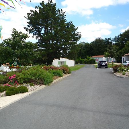 Village Vacances De Chantonnay Eksteriør bilde